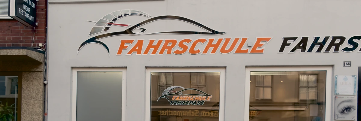 Fahrschule Fahrspass at Oststraße 122 in Düsseldorf, the shopfront and lettering above the entrance
