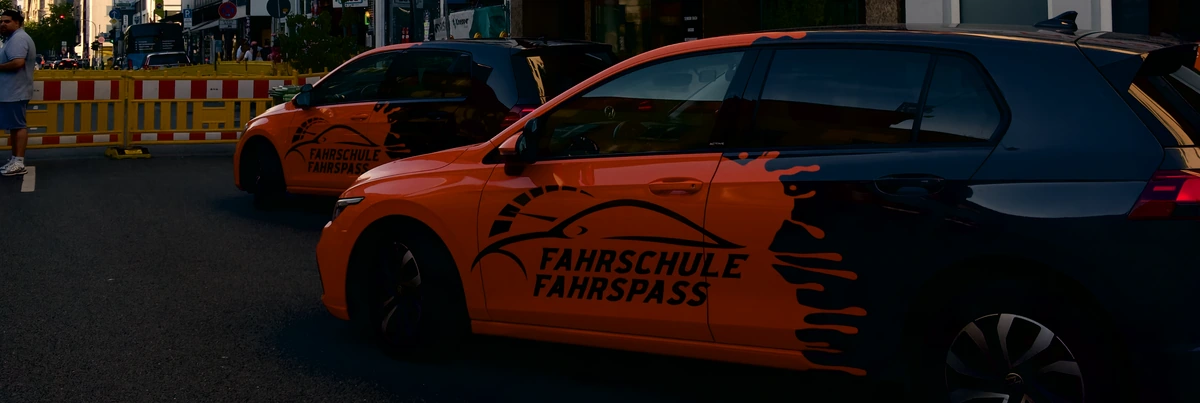 Both Fahrschule Fahrspass training cars on Oststraße in Düsseldorf